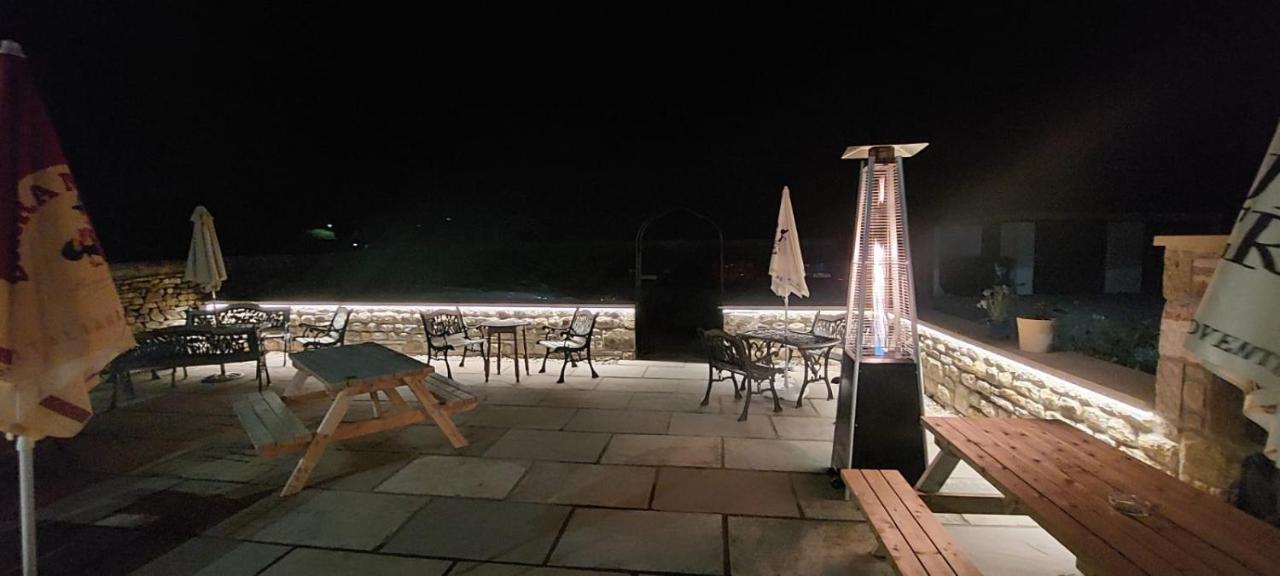 The Black Horse Inn Сетъл Екстериор снимка
