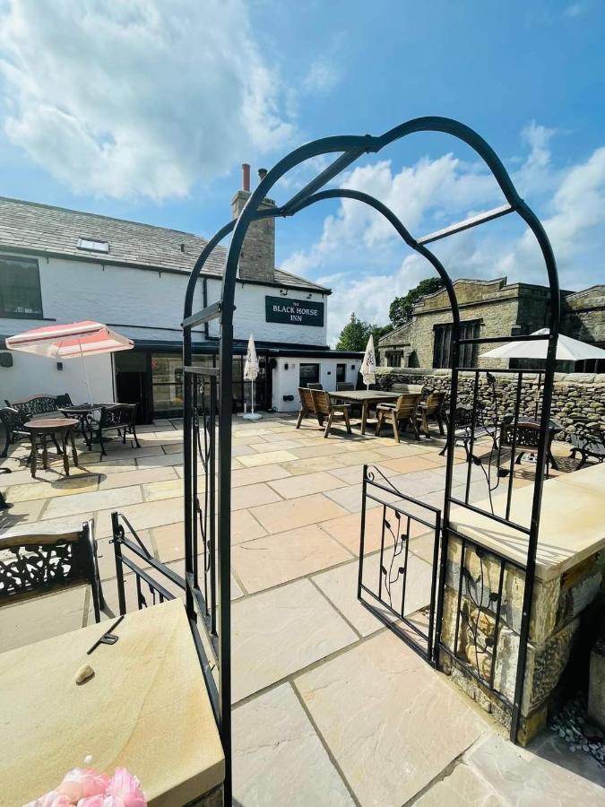 The Black Horse Inn Сетъл Екстериор снимка